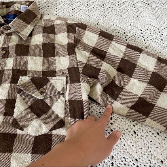 Hugo Valentino Buffalo Plaid Collared Button Down Shacket Brown/Cream (Small) - Picture 8 of 8
